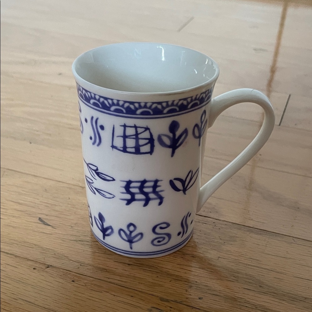 Beautiful blue and white fine casa porcelain coffee cup